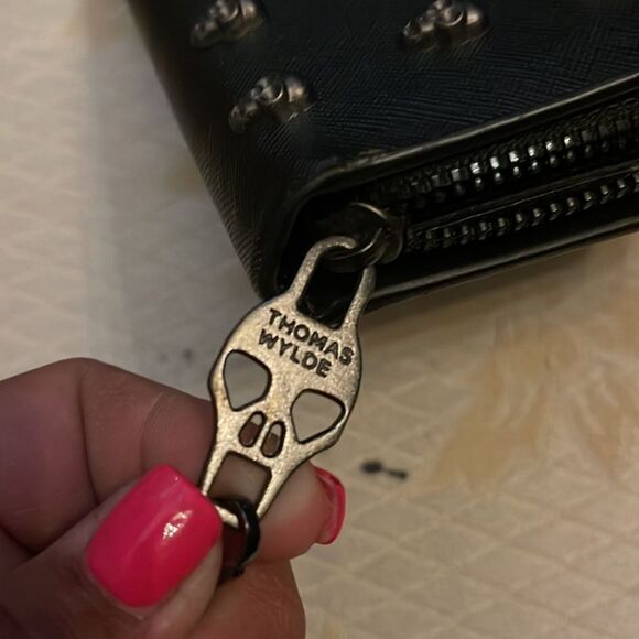 Dolls kill Thomas Wylde black leather skull long wallet guc - Picture 7 of 9